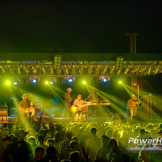 Concert in the dirt {Rapid City Entertainment Photography}